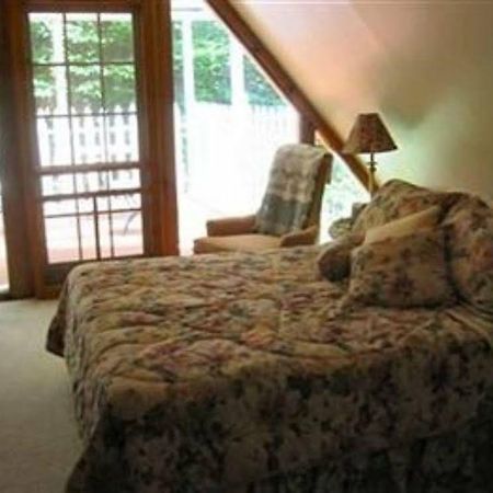 Rock Laurel Bed And Breakfast 캔들러 객실 사진
