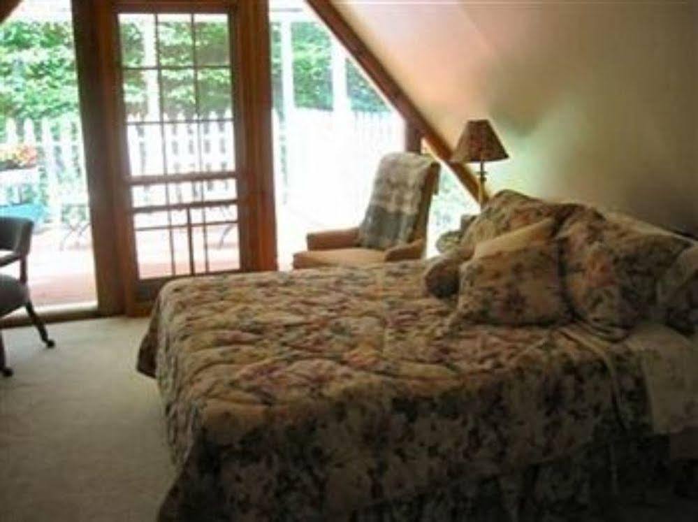 Rock Laurel Bed And Breakfast 캔들러 객실 사진